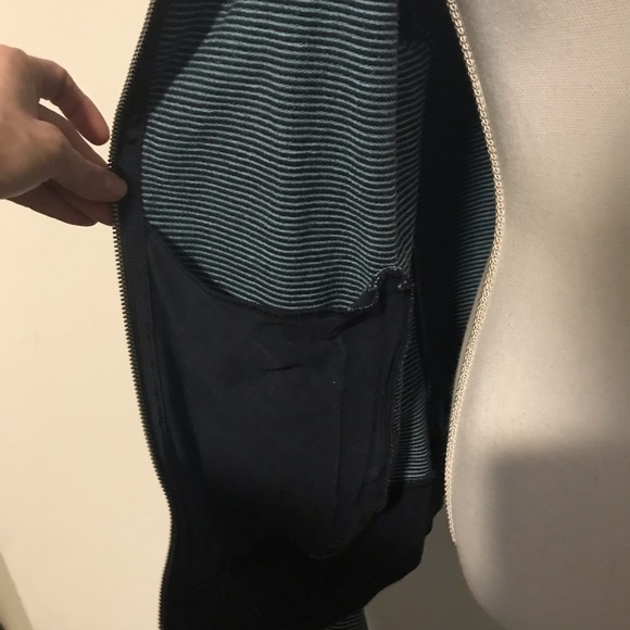 Lululemon Scuba Hoodie - Picture 10 of 14
